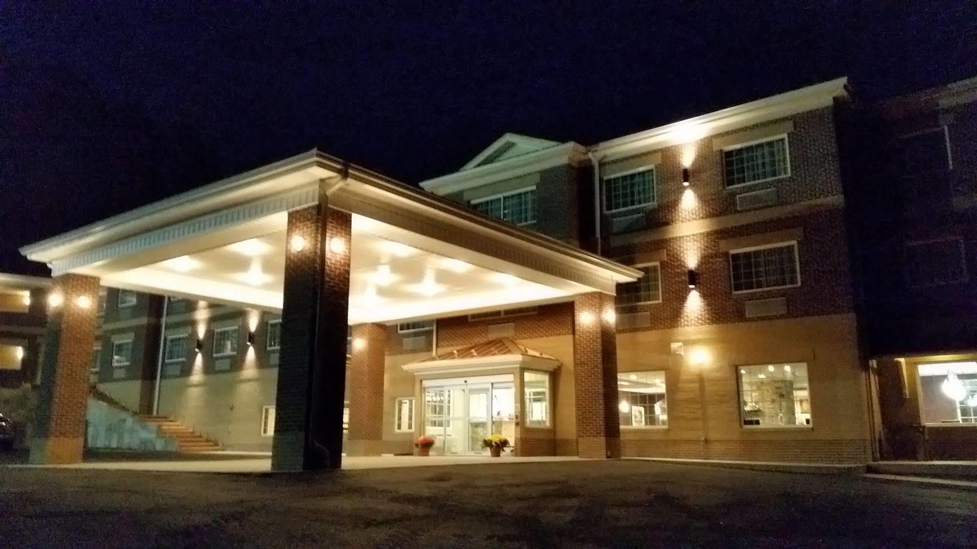 Wingate By Wyndham Elkins Hotel Buitenkant foto